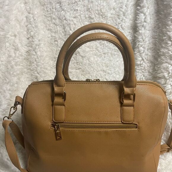 Betty Boop Tan Satchel with Quilted stones Detail and Gold tone Hardwares - Picture 7 of 16